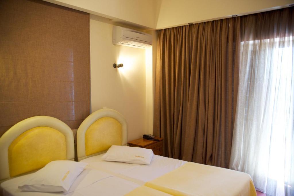 Hotel Drosia Messíni Екстериор снимка