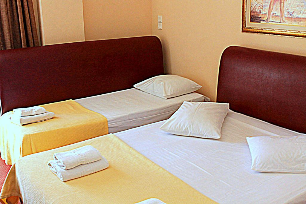 Hotel Drosia Messíni Екстериор снимка