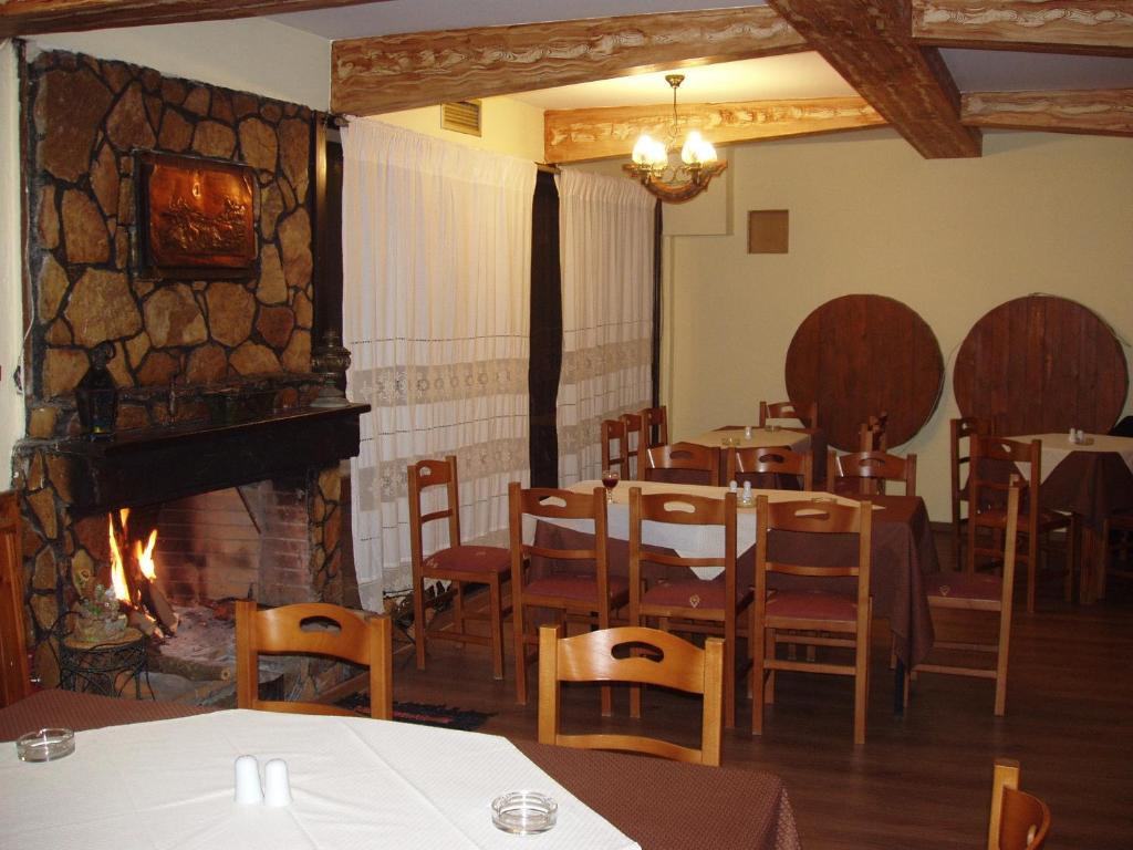 Hotel Drosia Messíni Екстериор снимка