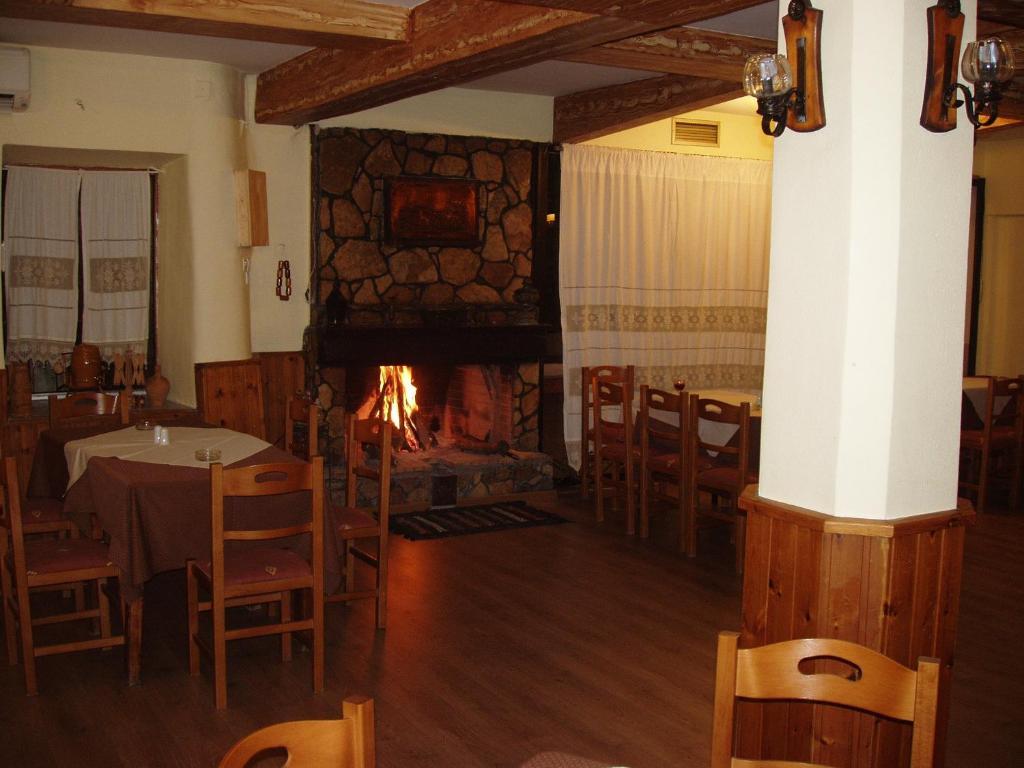Hotel Drosia Messíni Екстериор снимка